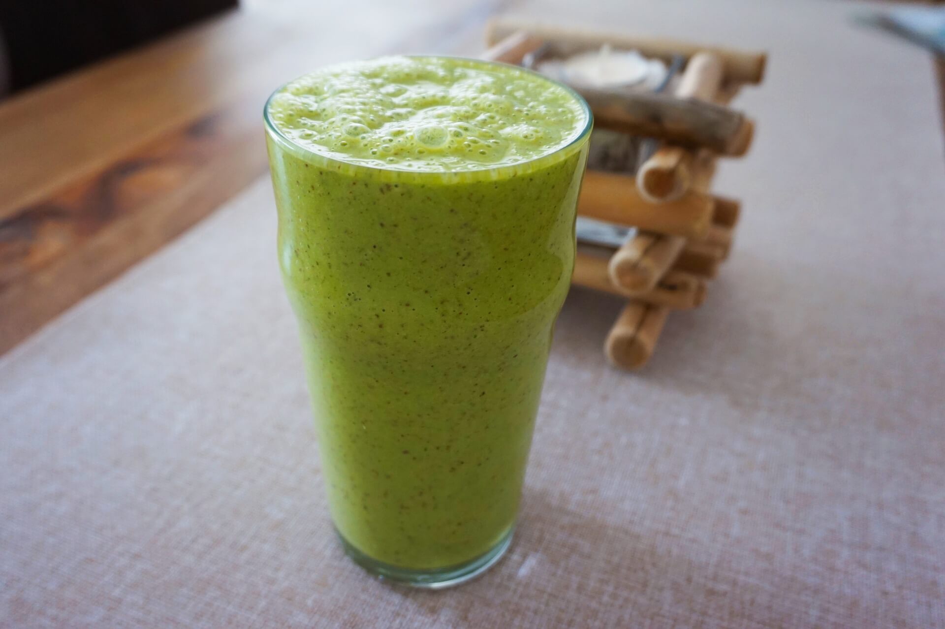 spinach-pineapple-banana-smoothie